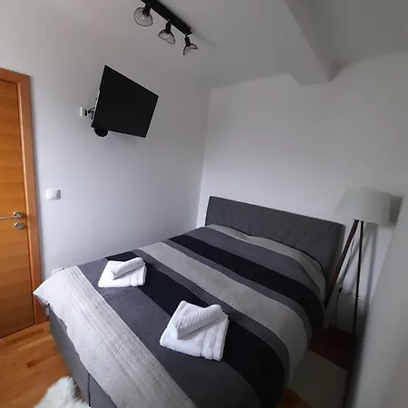 Mraz Apartman *