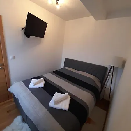 Mraz Apartman *