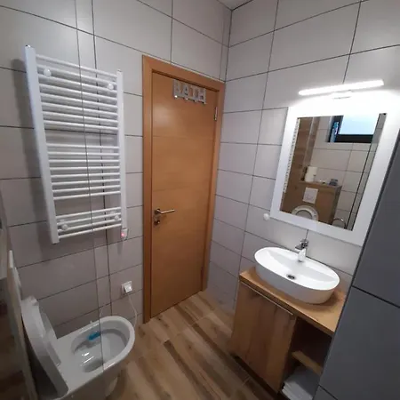 Mraz Apartman *